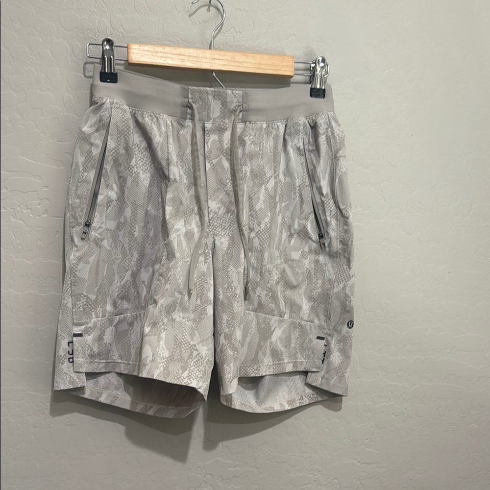 Lululemon License to Train Unlined Shorts 7”, Small